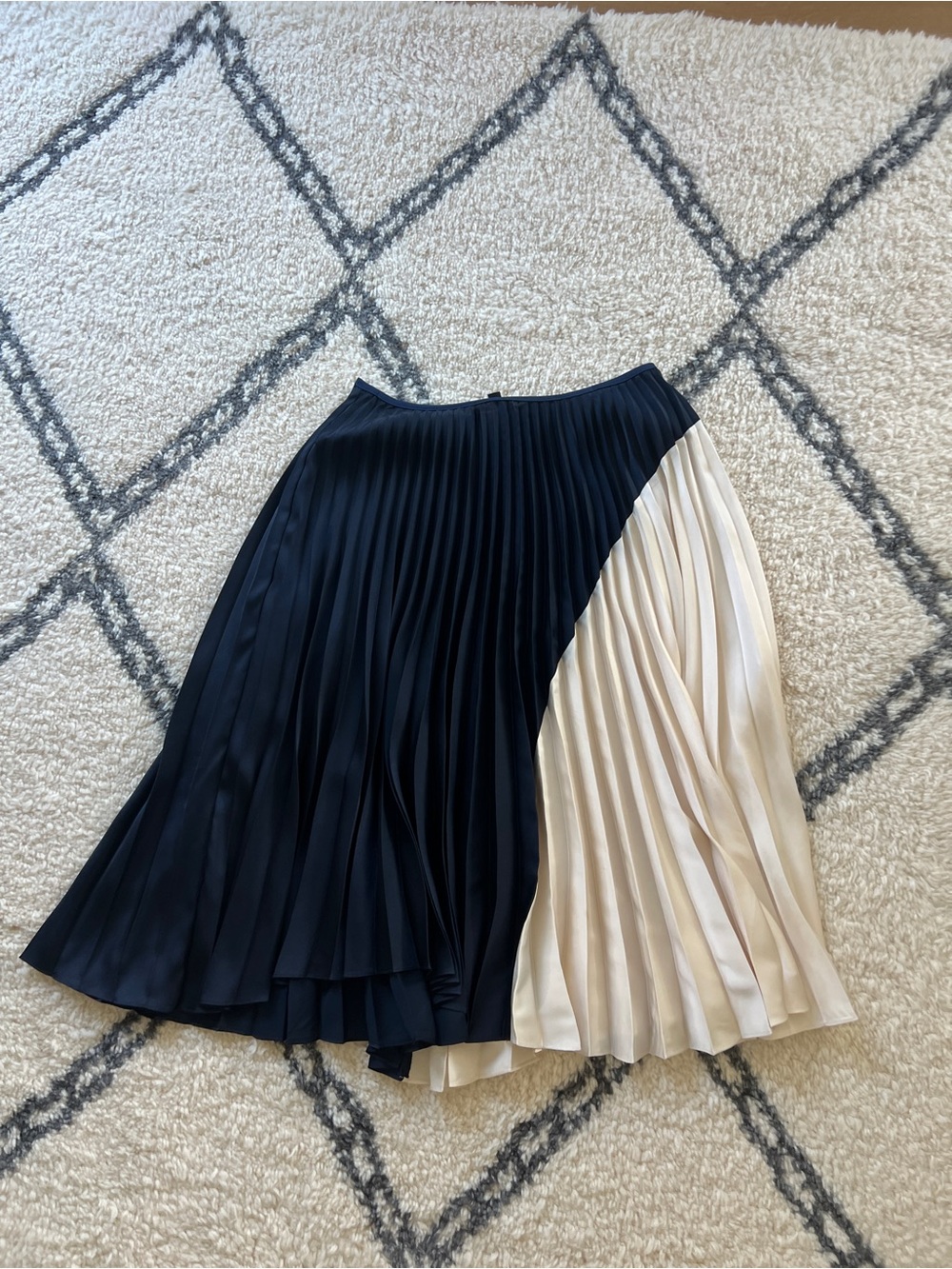 Theory Two-Tone Pleated Midi Skirt — Black and Cream